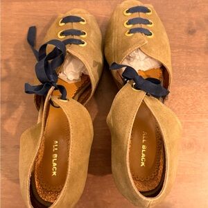 All Black Tan Suede Lace-Up Shoes